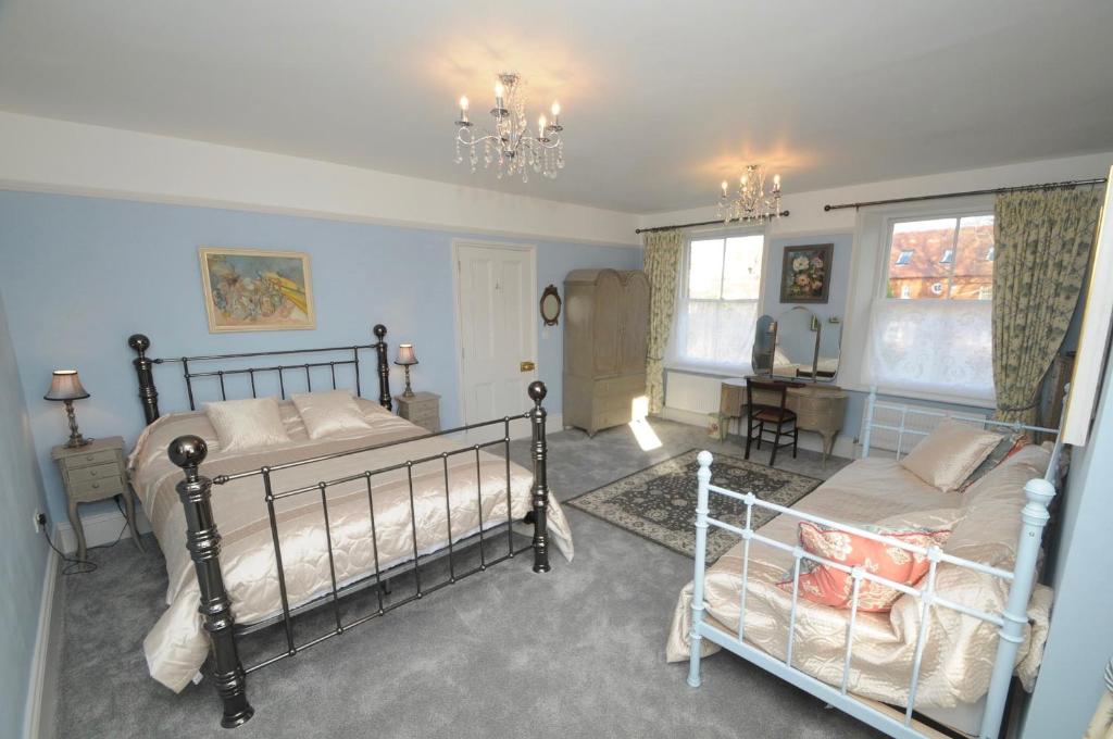 Gallery image 7