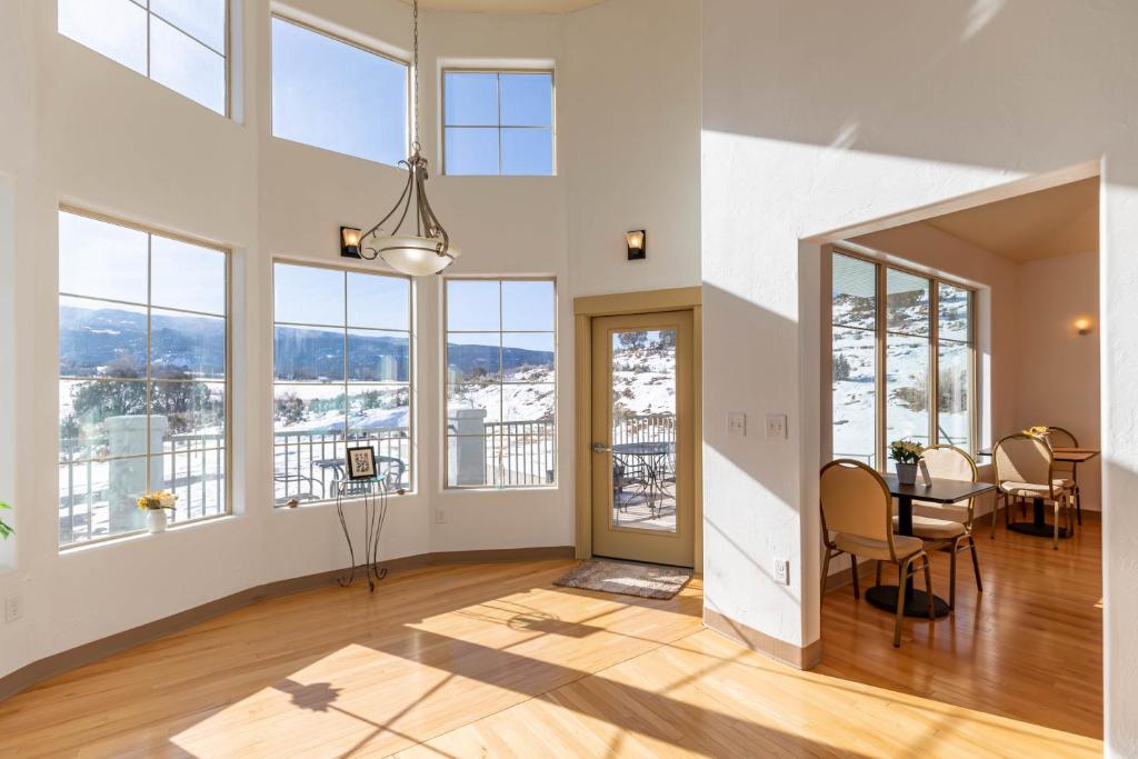 Gallery image 7