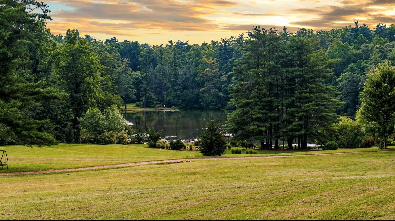 Highland Lake Inn Lake Resort