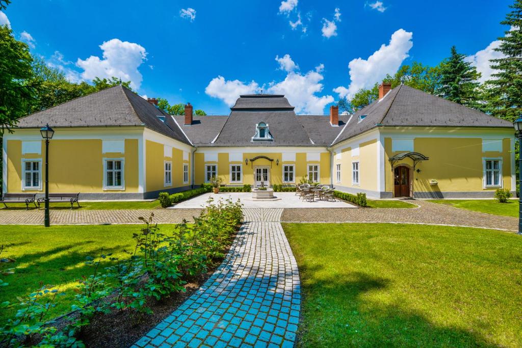 Prónay Castle