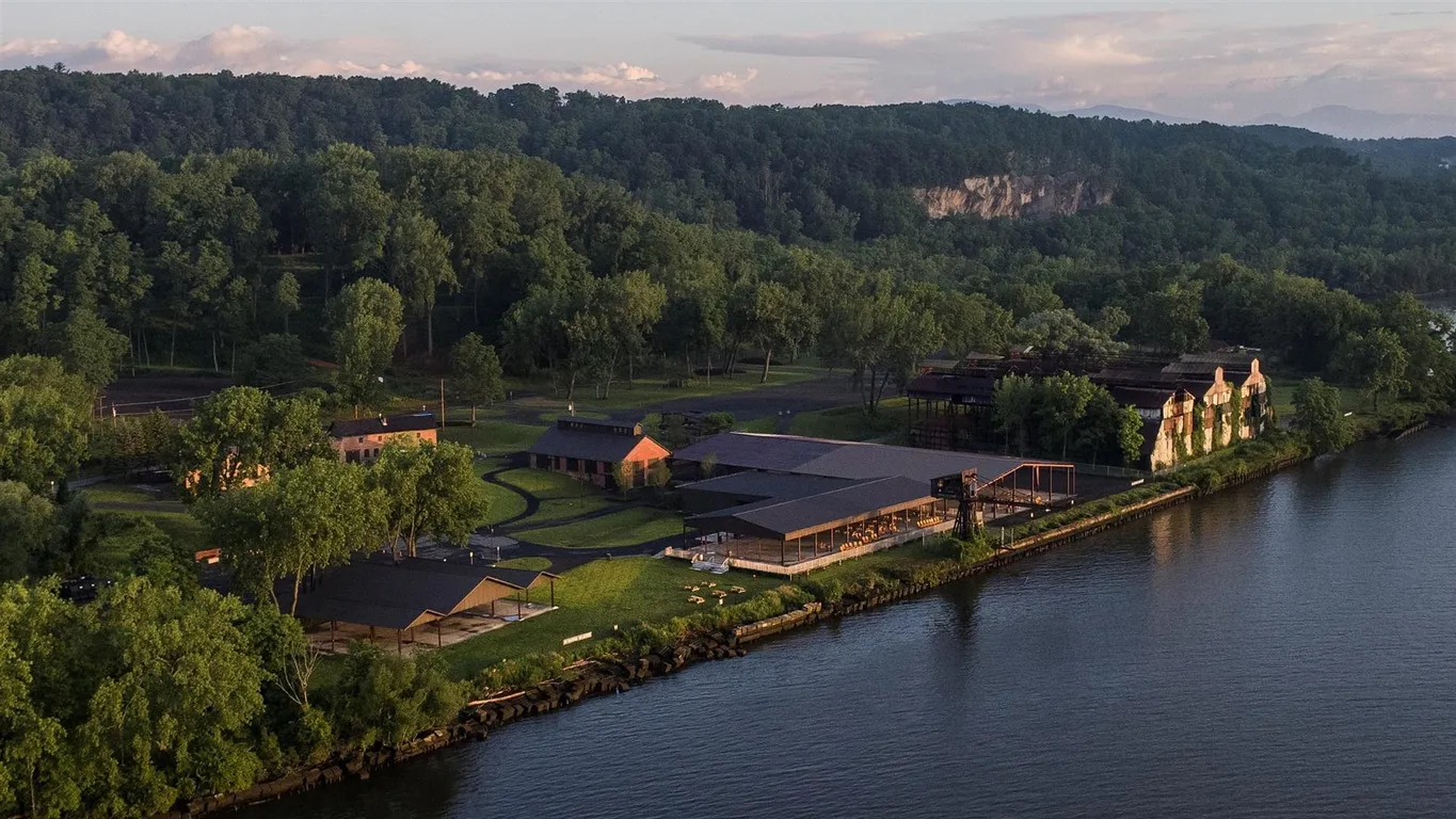 Hutton Brickyards Riverfront Hotel & Venue