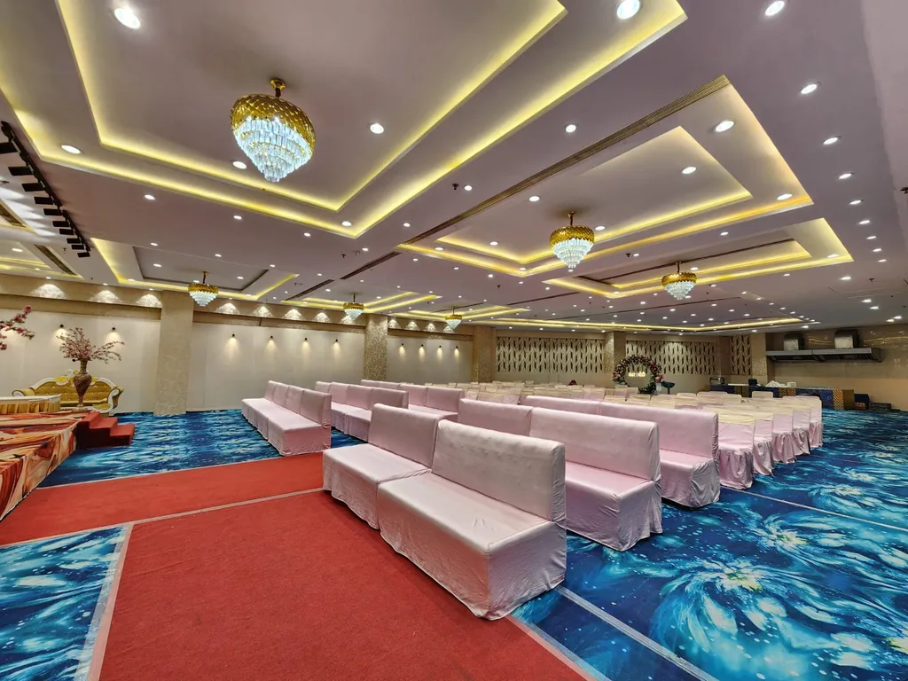 Hotel Mandakini Royale 